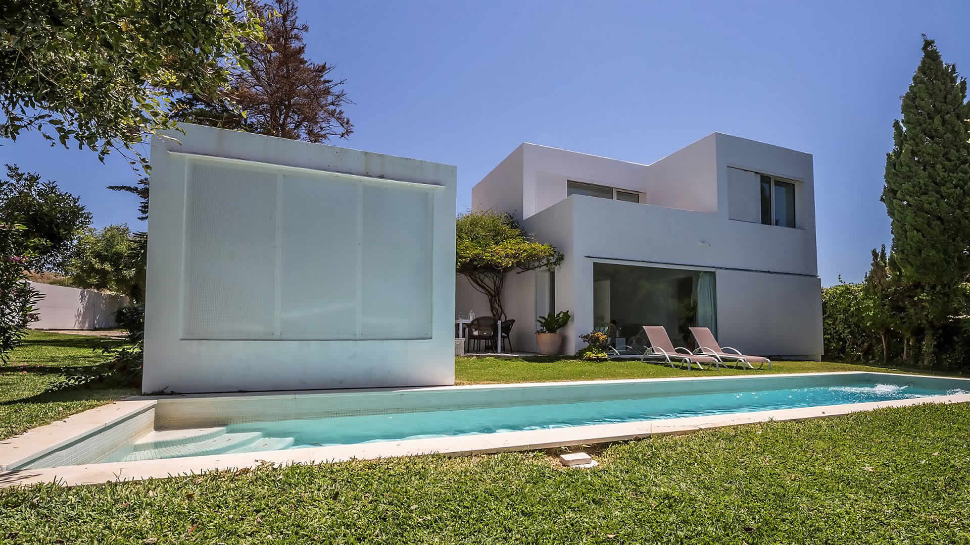 Pool area
